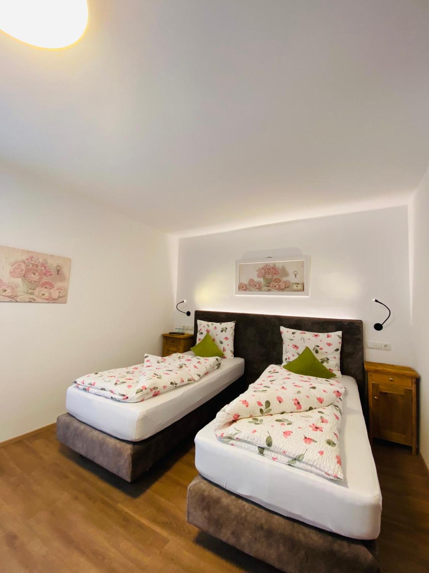 Hotel Garni Vinea Montis Термено Экстерьер фото
